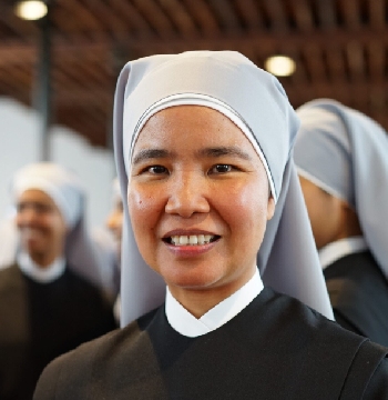Sœur Adona Rosario
