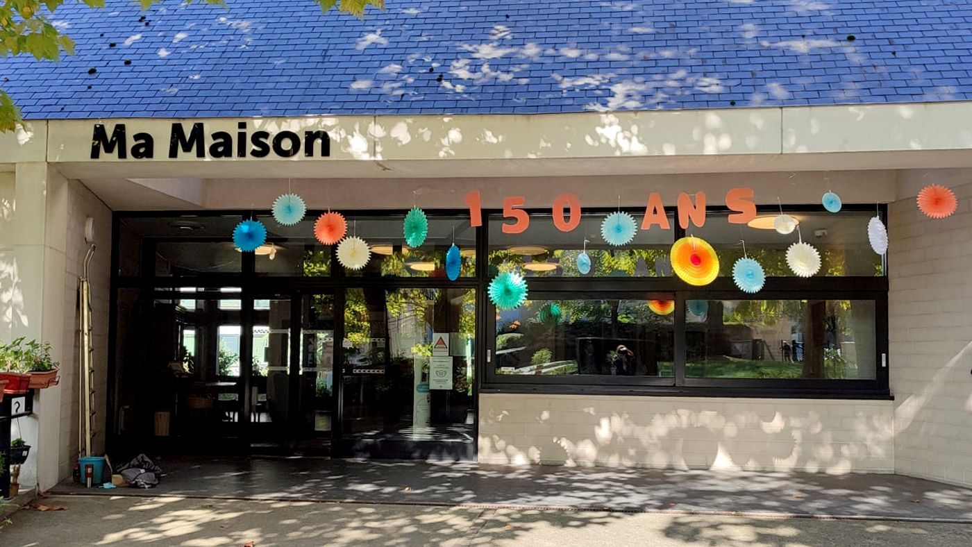 Devanture de Maison des petites soeurs à Saint Denis