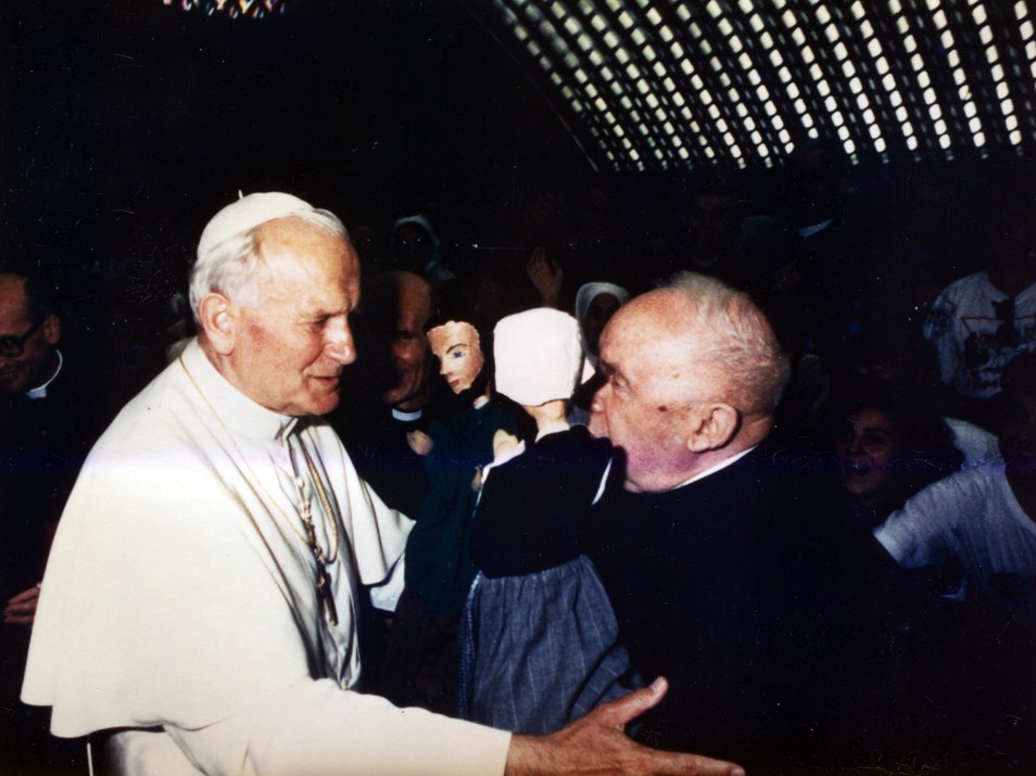 Père Brandicourt avec Jean-Paul II