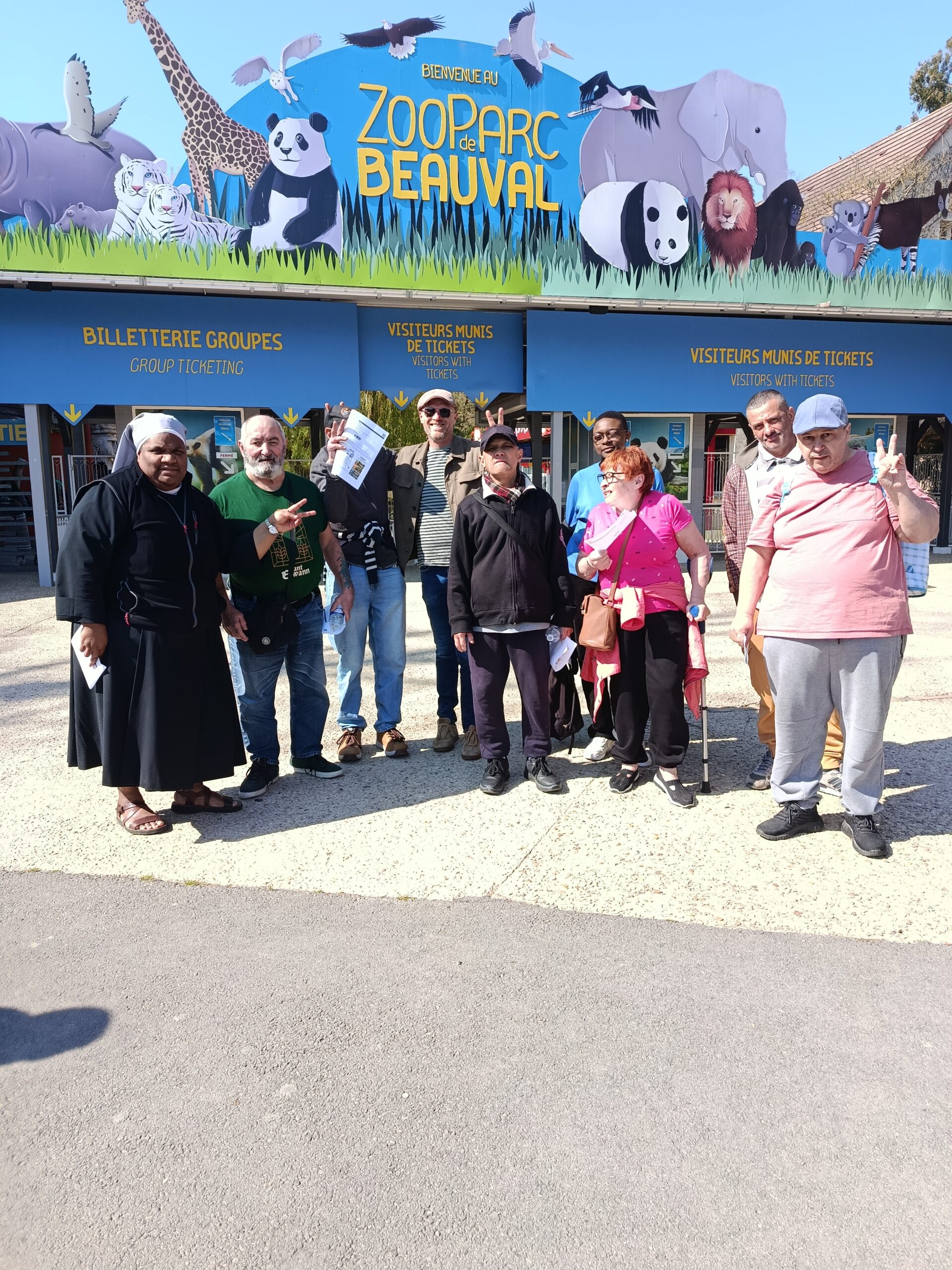 Personnes âgées au zoo de Beauval