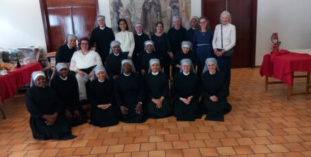 Communauté des Petites Soeurs des Pauvres avec les Associés Jeanne Jugan